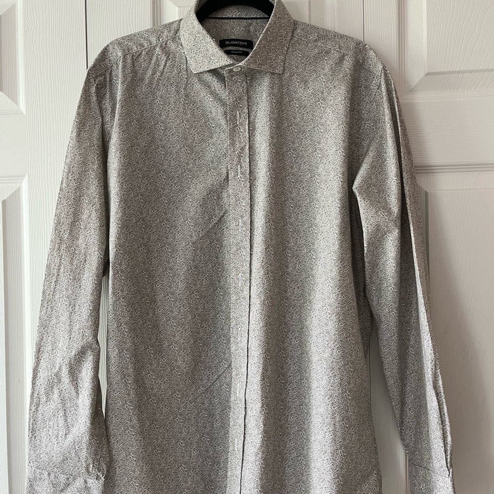 Men’s Bugatchi shirt
Paisley print beige with white and black 
Size XL worn once